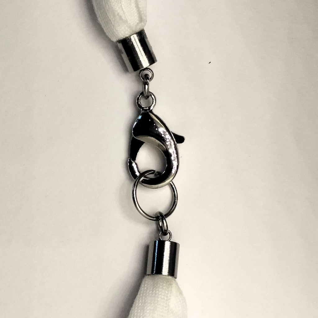 Collana con catena in porcellana nerikomi – dettaglio chiusura moschettone nichel-free – Maviart
