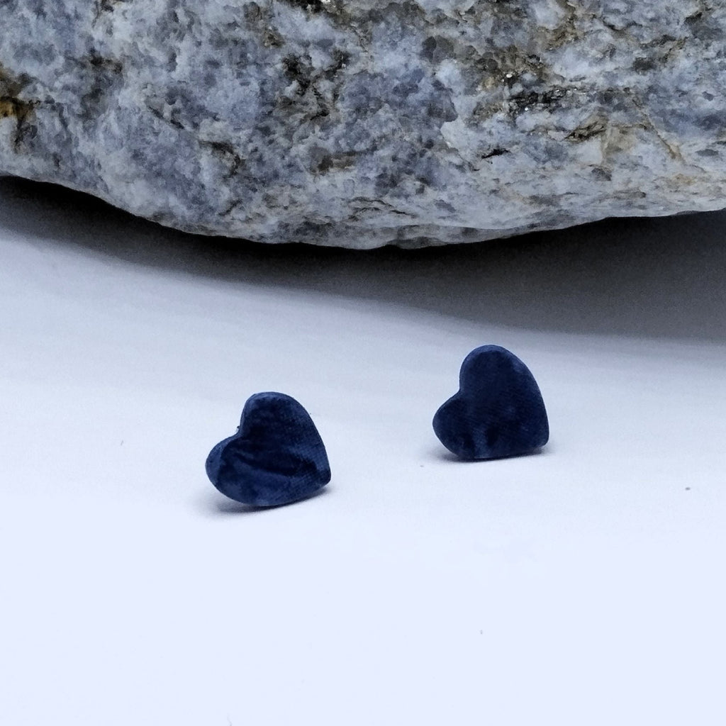 Orecchini a cuore in porcellana nerikomi – dettaglio colori – Maviart
