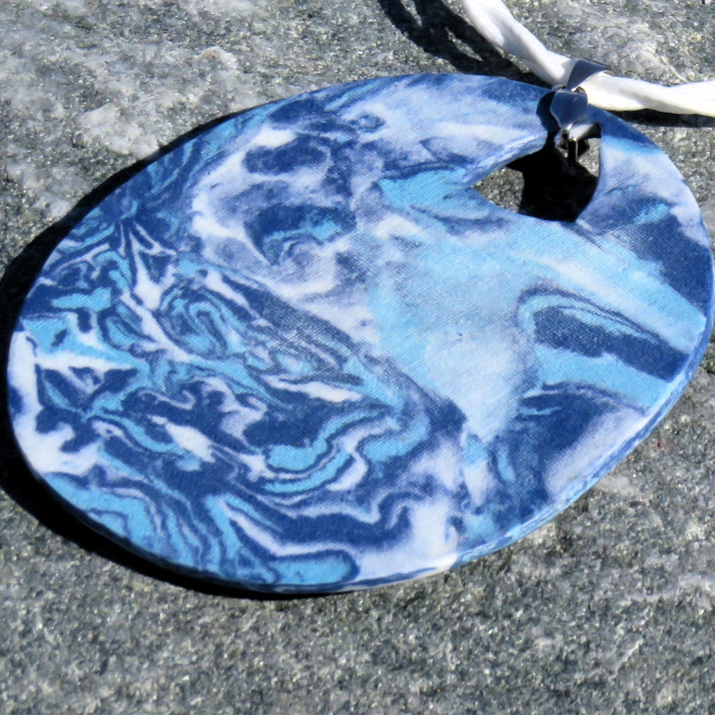 Collana con pendente rotondo in porcellana nerikomi - dettaglio nerikomi– Maviart