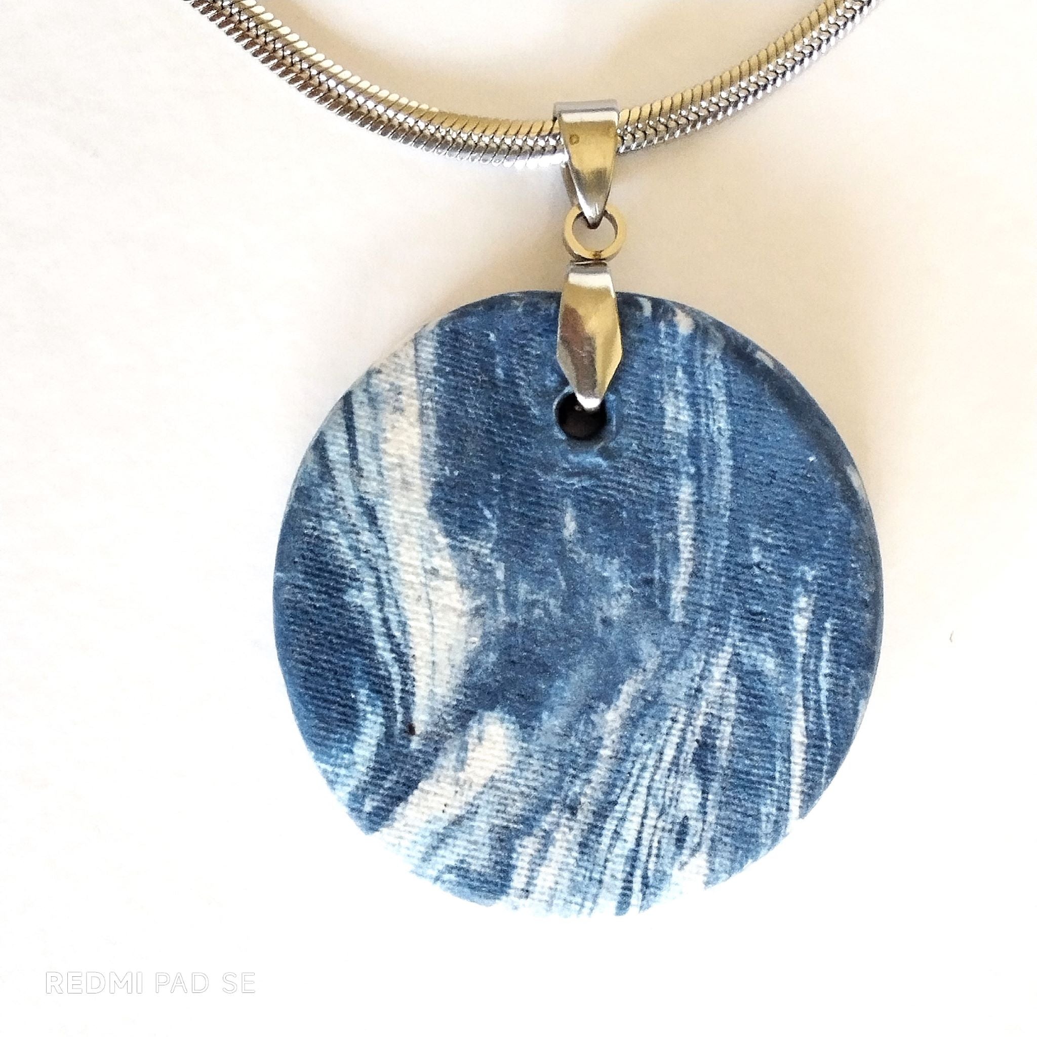 Dettaglio texture porcellana nerikomi, pattern unico colori del mare – Maviart