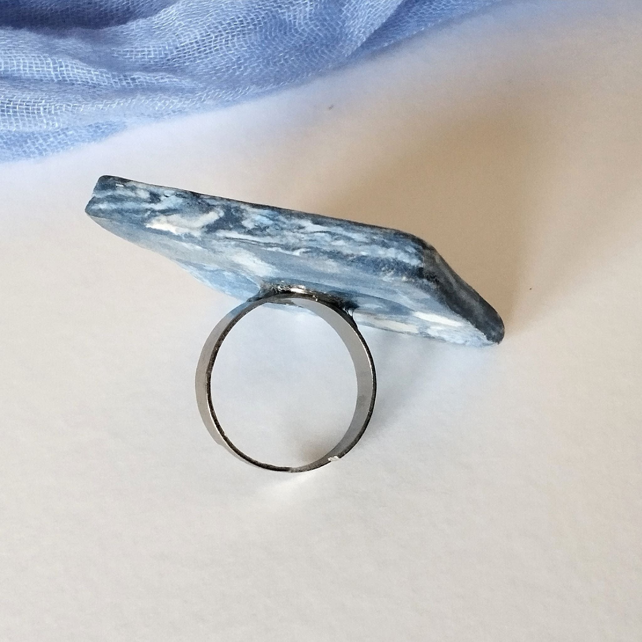 Dettaglio base regolabile anello quadrato colori del mare – Maviart