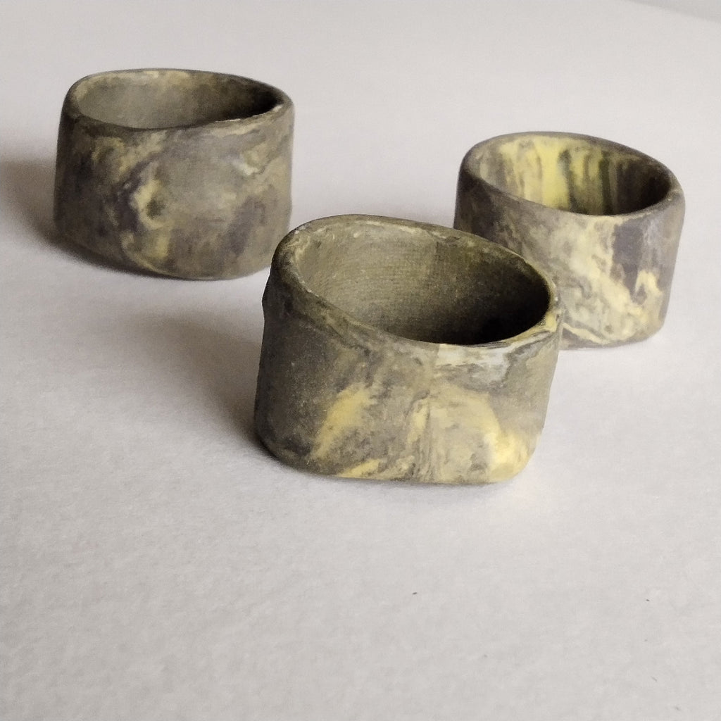 Anello a fascia in porcellana nerikomi colori della terra, variante 4-5-6  – Maviart