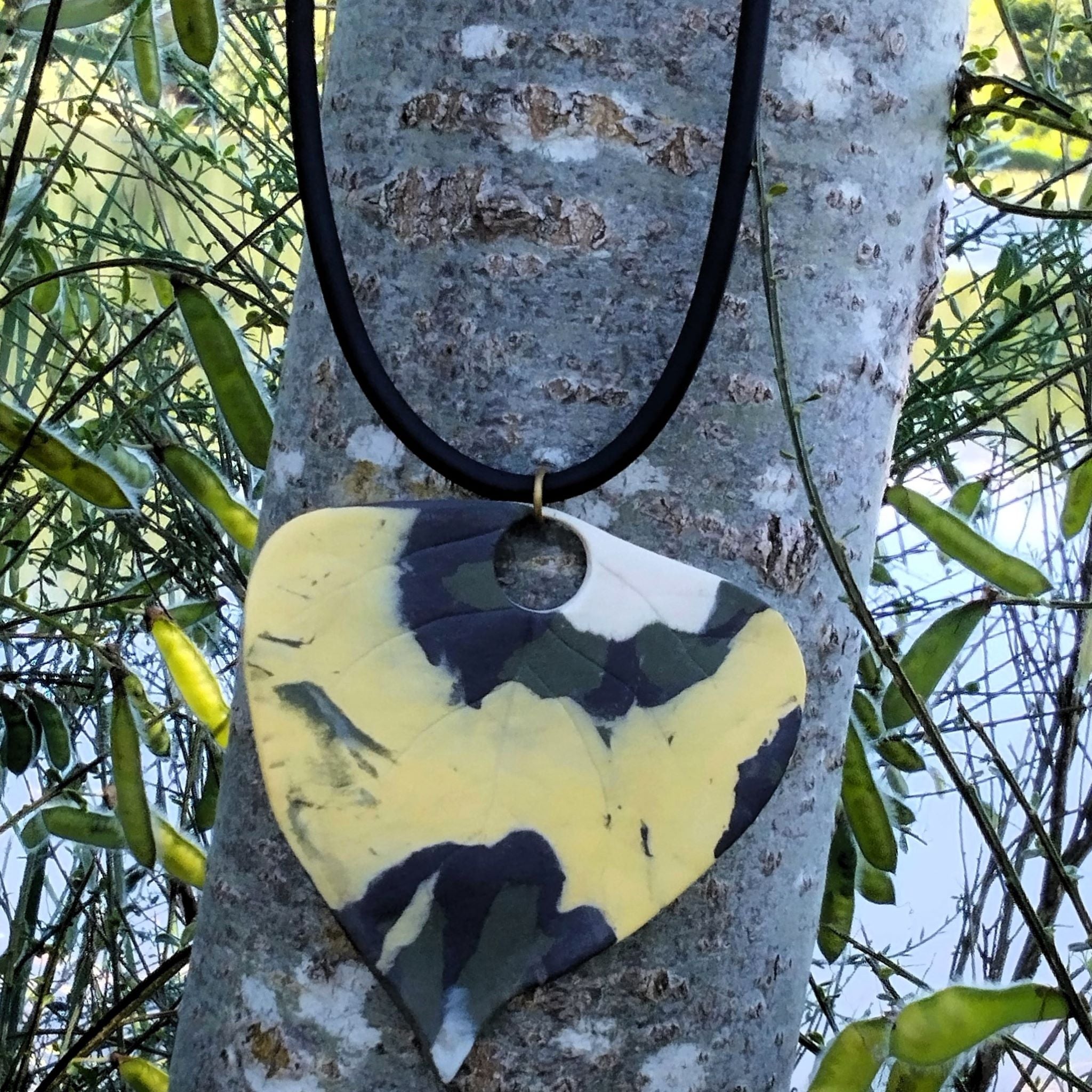Collana Pendente Foglia Porcellana Nerikomi in stile lifestyle – colori della terra – Maviart